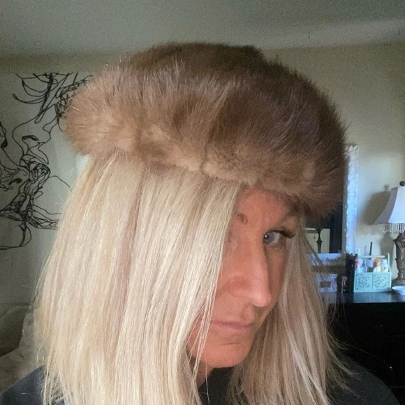 vintage Genuine Fur hat so chic and fun - Picture 2 of 12